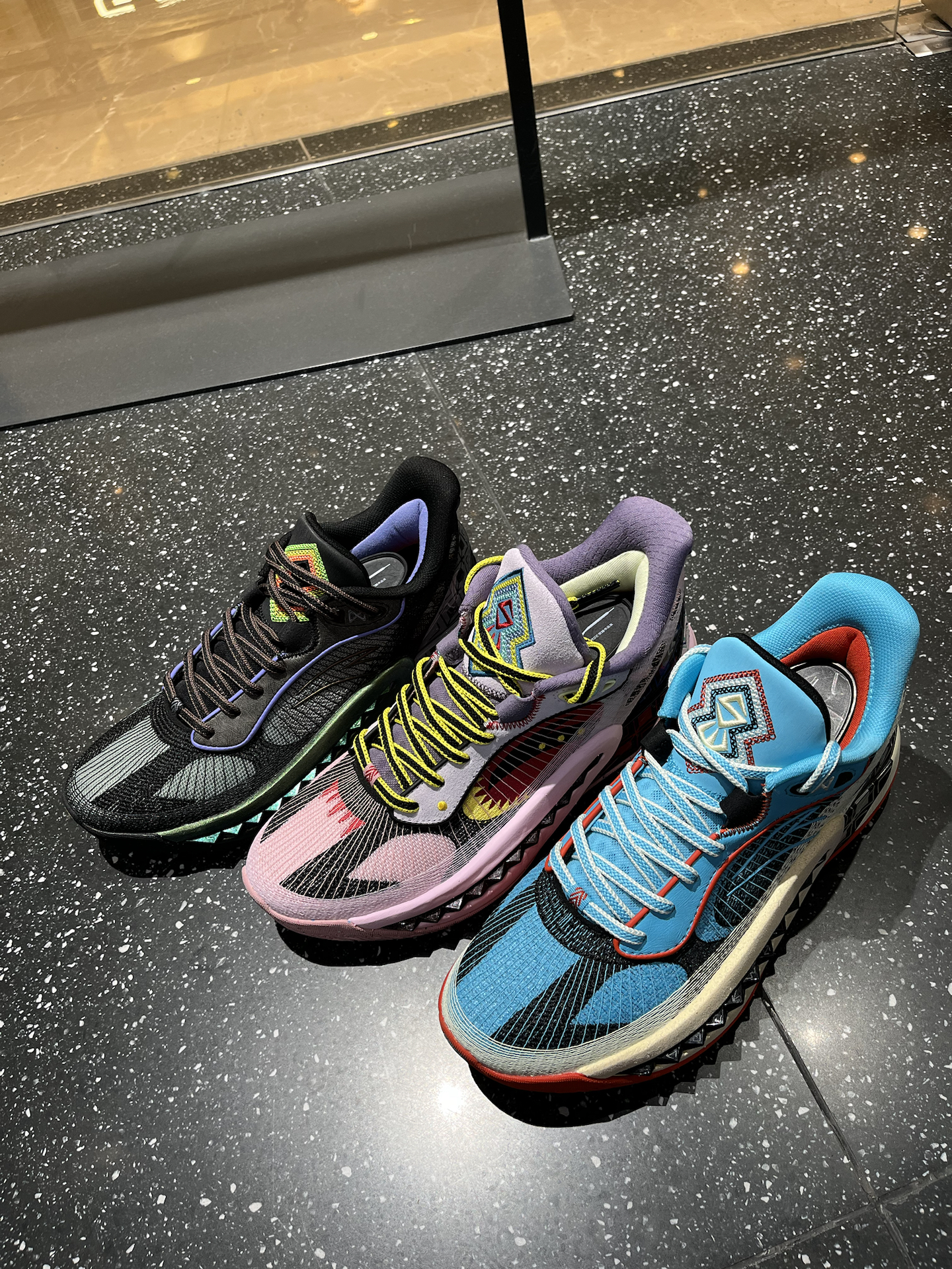 安踏篮球鞋 狂潮6pro