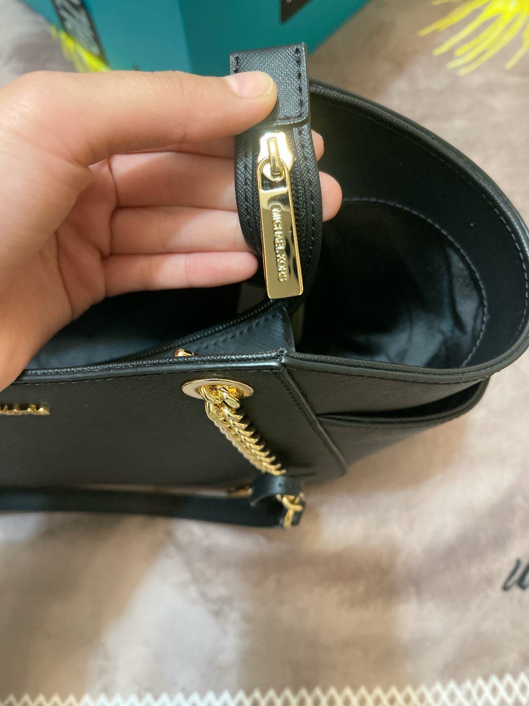 custom review-MICHAEL KORS Jet Set TravelMICHAEL KORS Handbag Collection Сумка из коровьей кожи сумка через плечо женская чисто черная