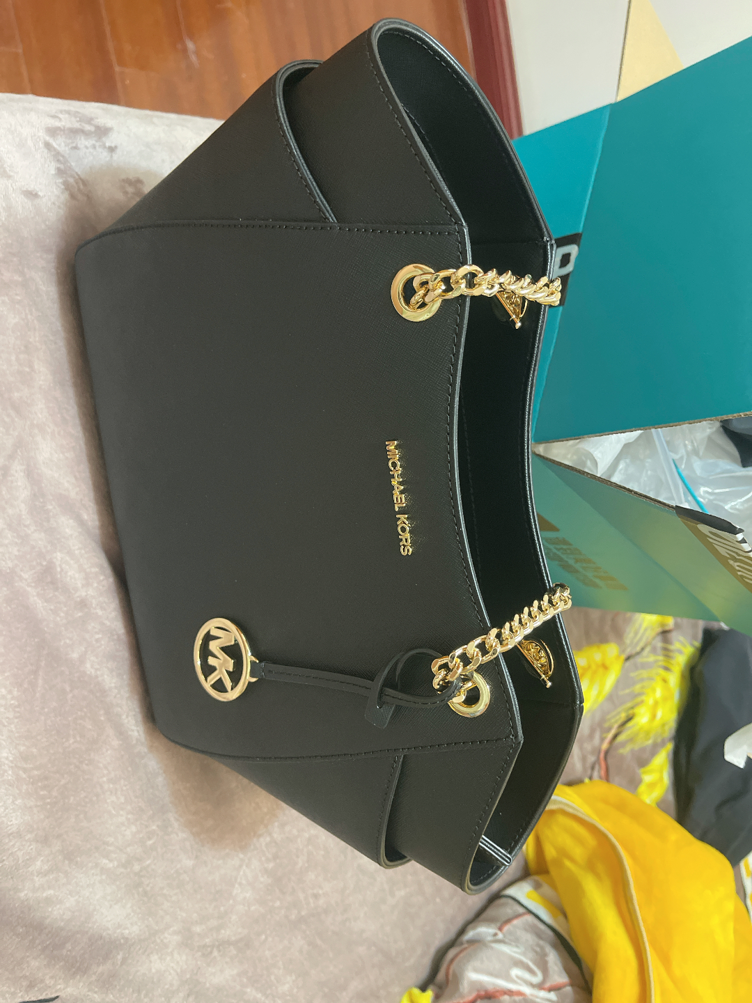 custom review-MICHAEL KORS Jet Set TravelMICHAEL KORS Handbag Collection Сумка из коровьей кожи сумка через плечо женская чисто черная