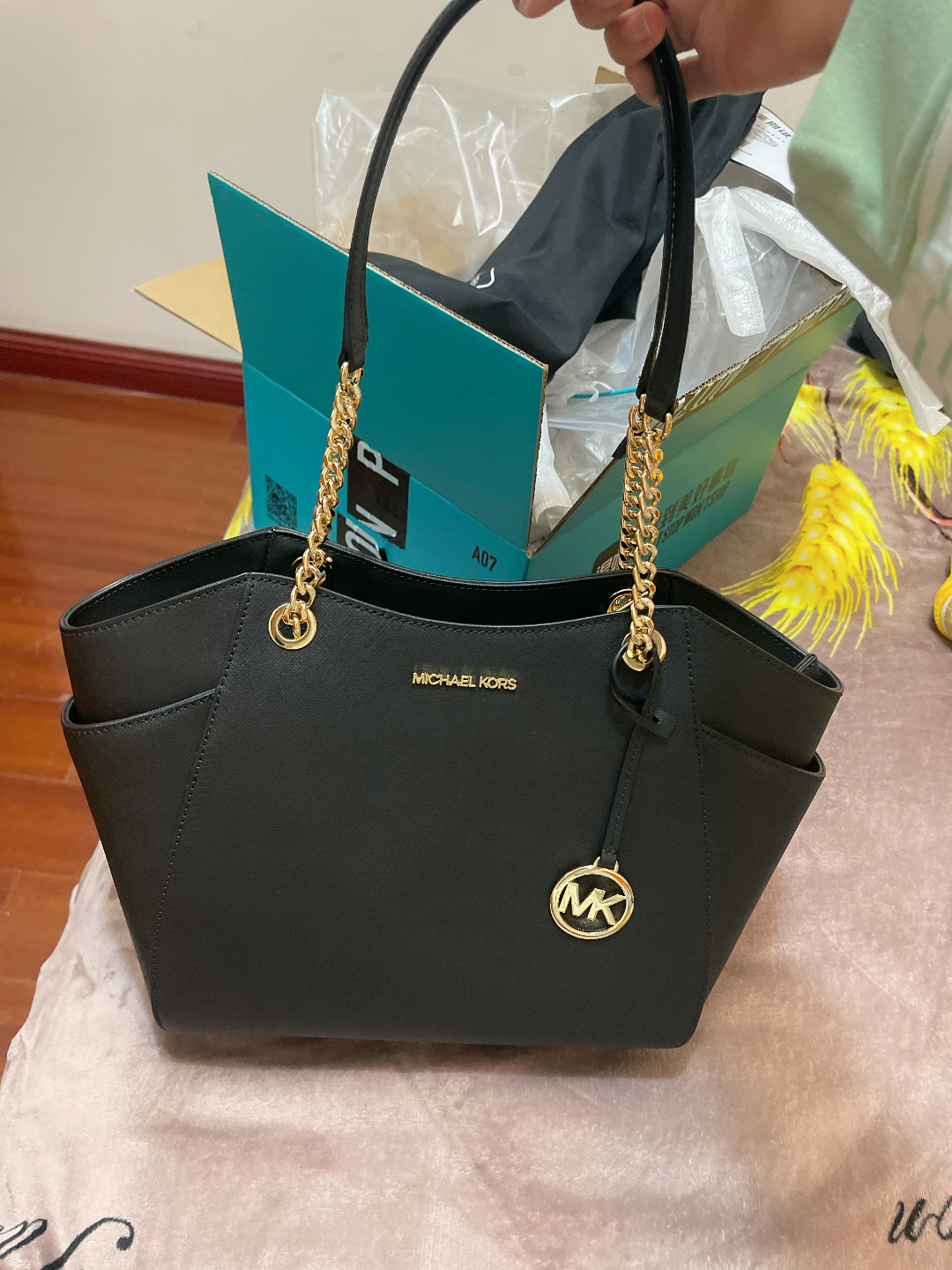custom review-MICHAEL KORS Jet Set TravelMICHAEL KORS Handbag Collection Сумка из коровьей кожи сумка через плечо женская чисто черная