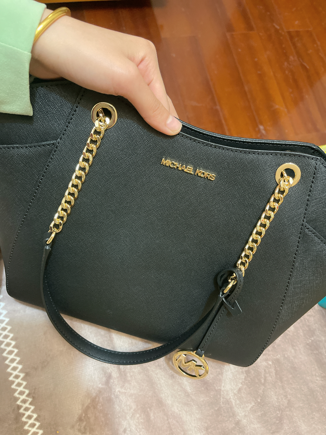 custom review-MICHAEL KORS Jet Set TravelMICHAEL KORS Handbag Collection Сумка из коровьей кожи сумка через плечо женская чисто черная