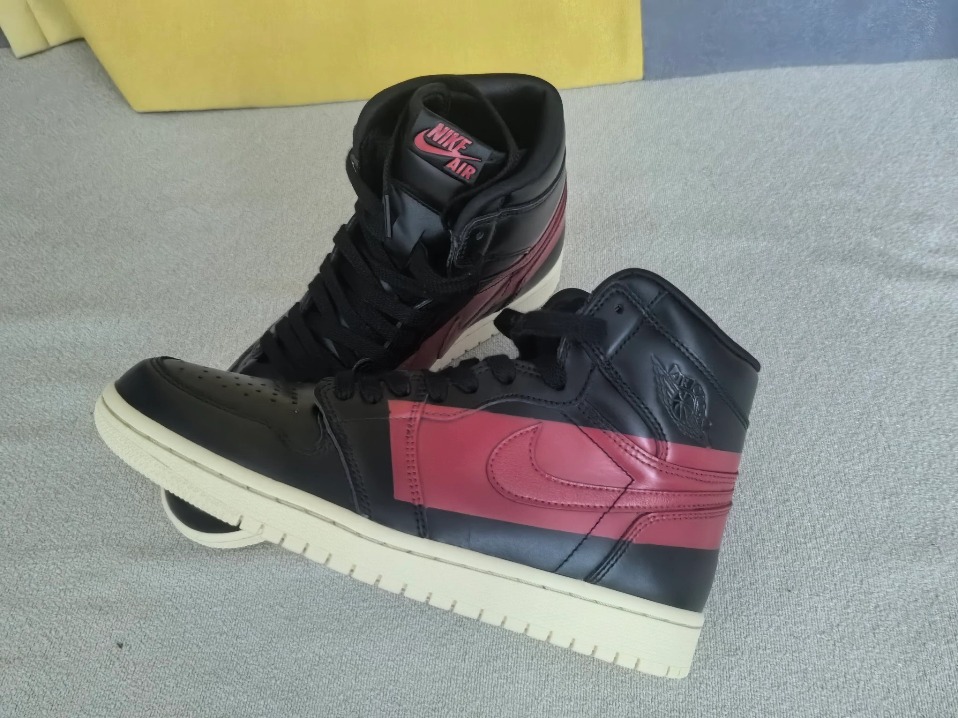 custom review-Jordan Air Jordan 1 Defiant 'Couture' Banned Theme High Топ Винтажные баскетбольные кроссовки Мужской Красный черный Выпуск 2019 года