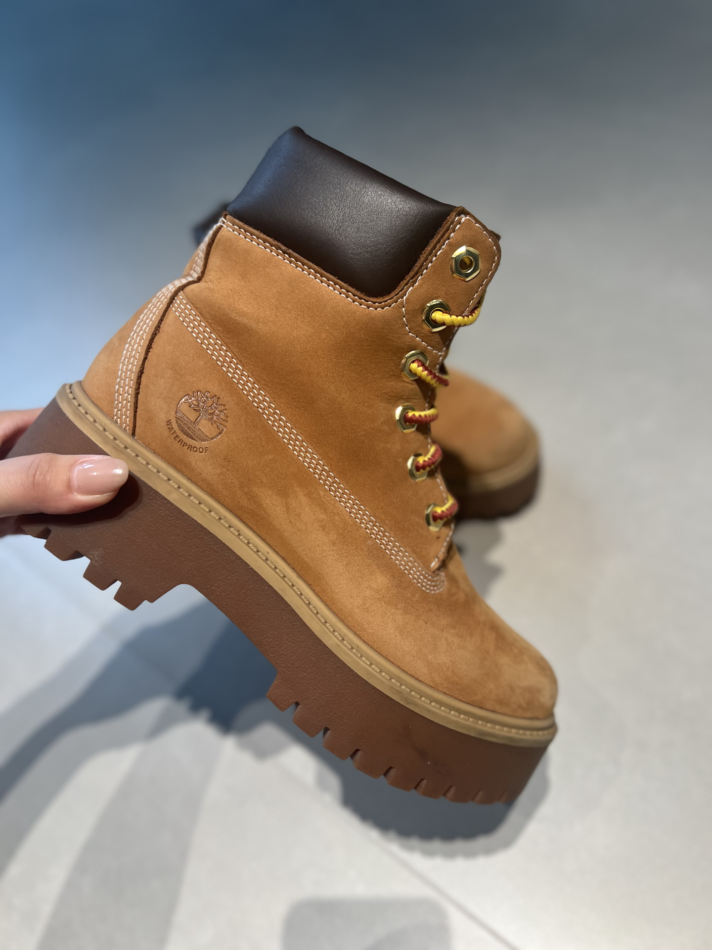 timberland 添柏岚大黄靴穿了两年实测:防水抗造又显腿长