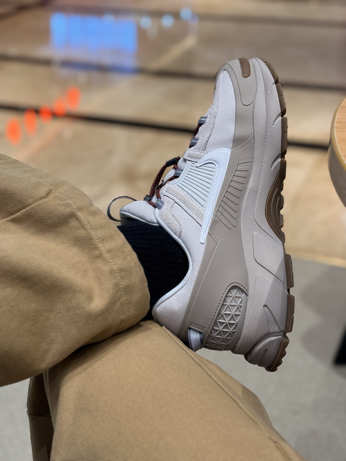 custom review-Nike ZOOM VOMERO ROAM Устойчивый к истиранию Дышащий Низкий Топ Повседневные Тренировки Городские Кроссовки для Коммутирования Беговые Кроссовки Унисекс Экрю