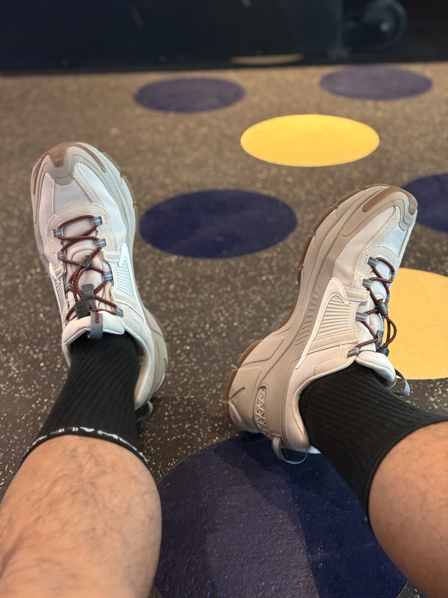 custom review-Nike ZOOM VOMERO ROAM Устойчивый к истиранию Дышащий Низкий Топ Повседневные Тренировки Городские Кроссовки для Коммутирования Беговые Кроссовки Унисекс Экрю