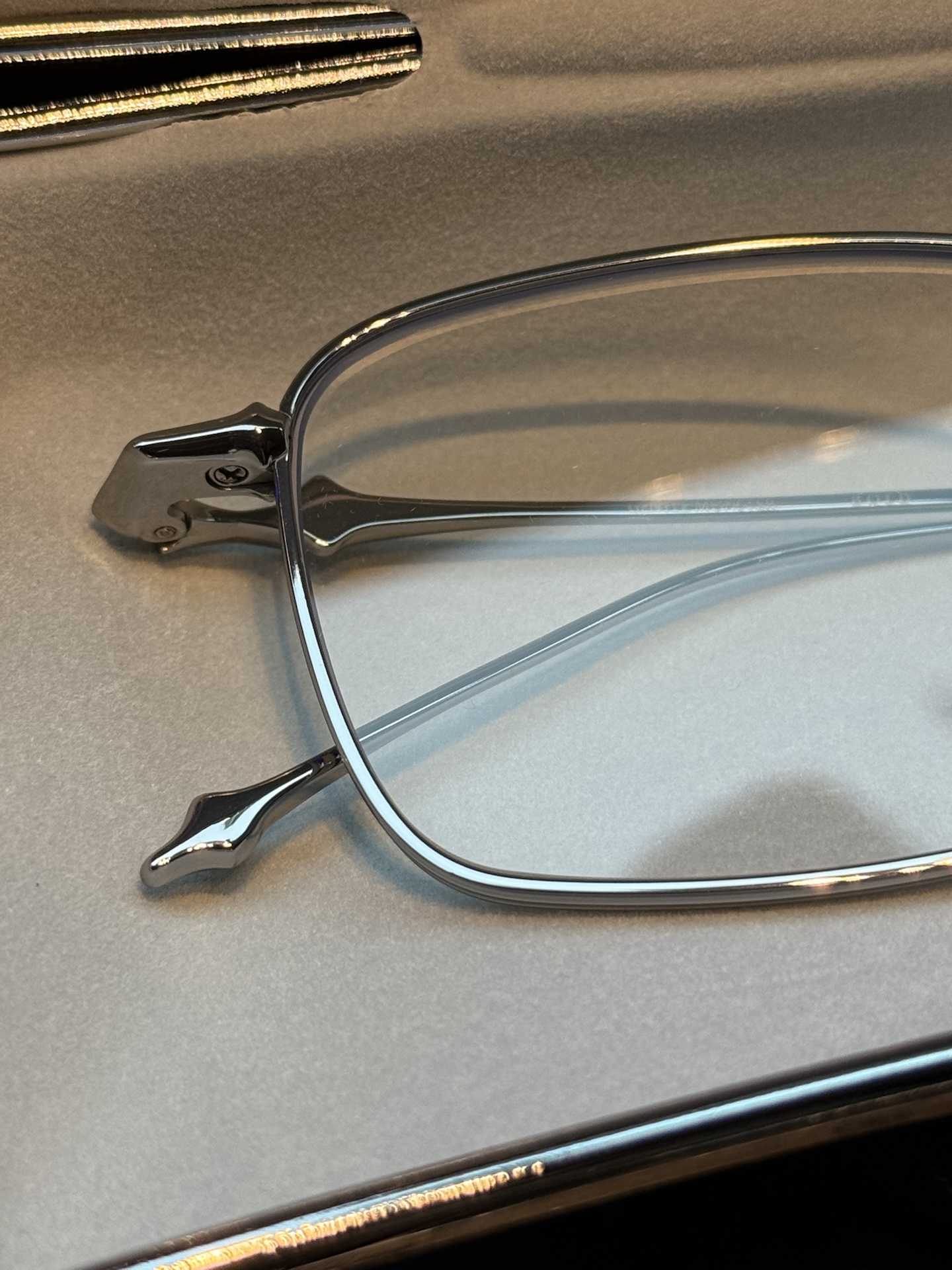 custom review-GENTLE MONSTER Титановый сплав Нерегулярная форма Оправа для очков Унисекс Серебряный