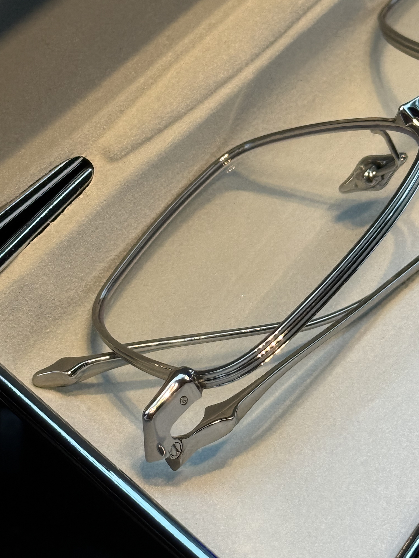 custom review-GENTLE MONSTER Титановый сплав Нерегулярная форма Оправа для очков Унисекс Серебряный