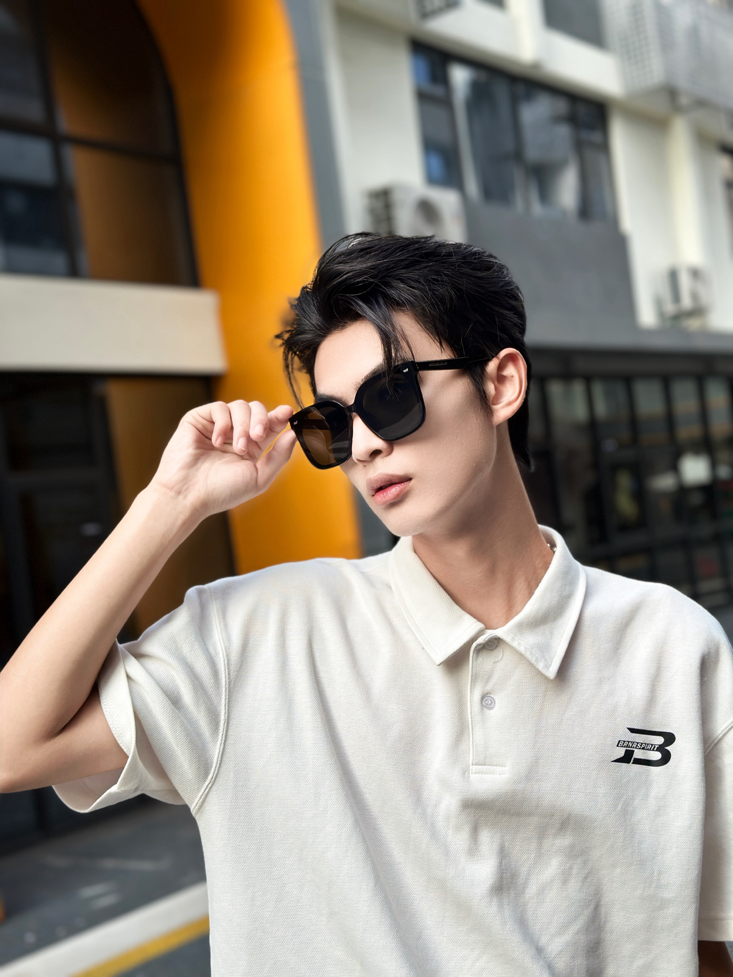 难怪帅哥出门都喜欢带墨镜🕶