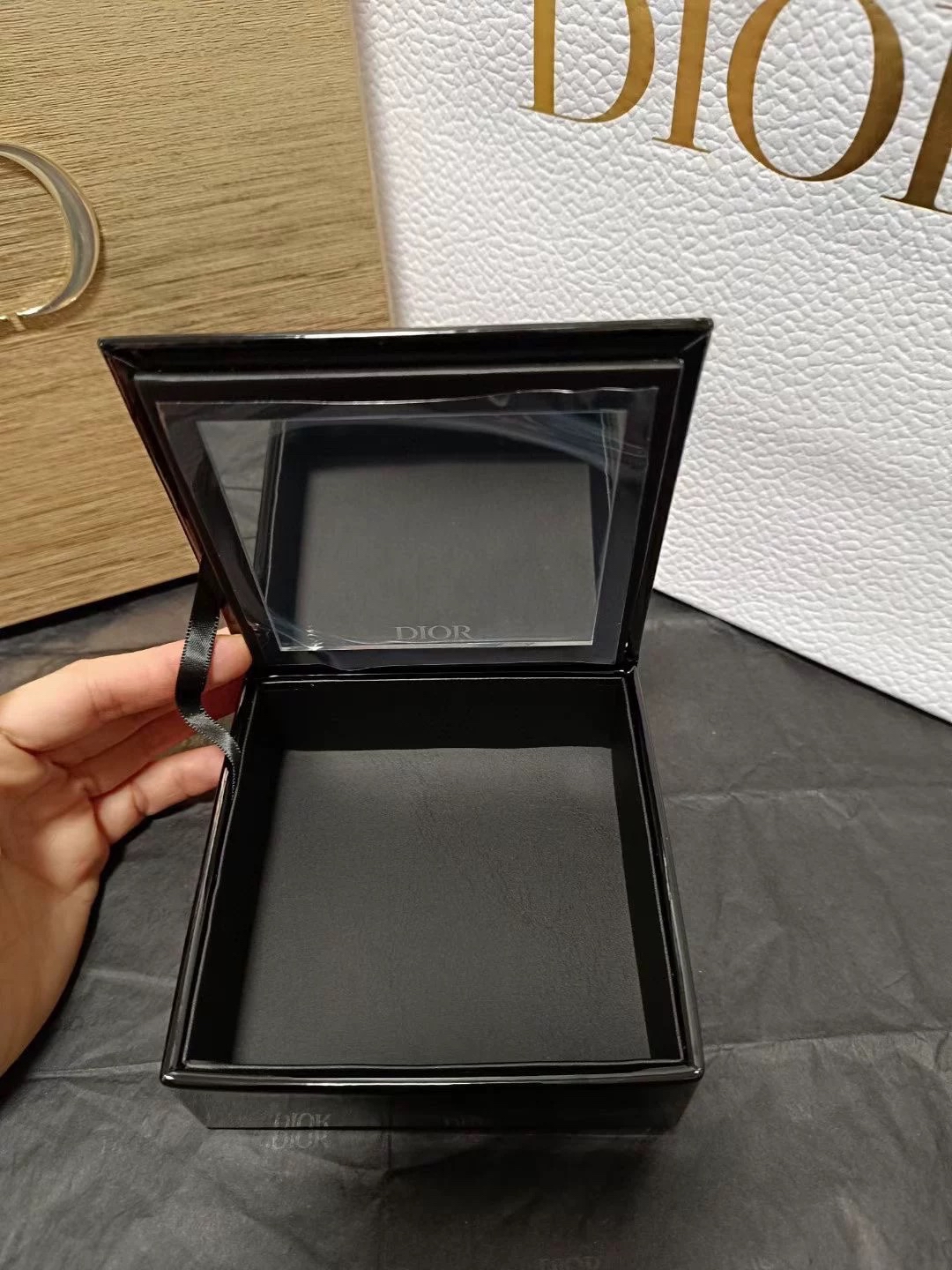 custom review-DIOR Ярко-голубой Золотой Двойной Пачка Помада Плетеный Узор Кожа Коробка Набор Макияжа Бархат