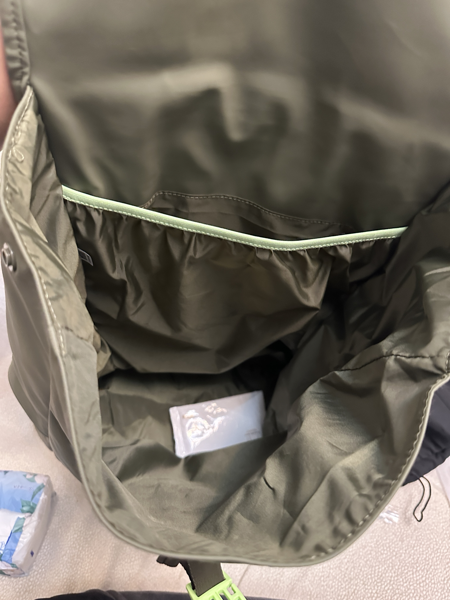 custom review-Adidas Полиуретан Искусственная кожа Рюкзак Стандартный (Стандартный) Унисекс Армейский зеленый