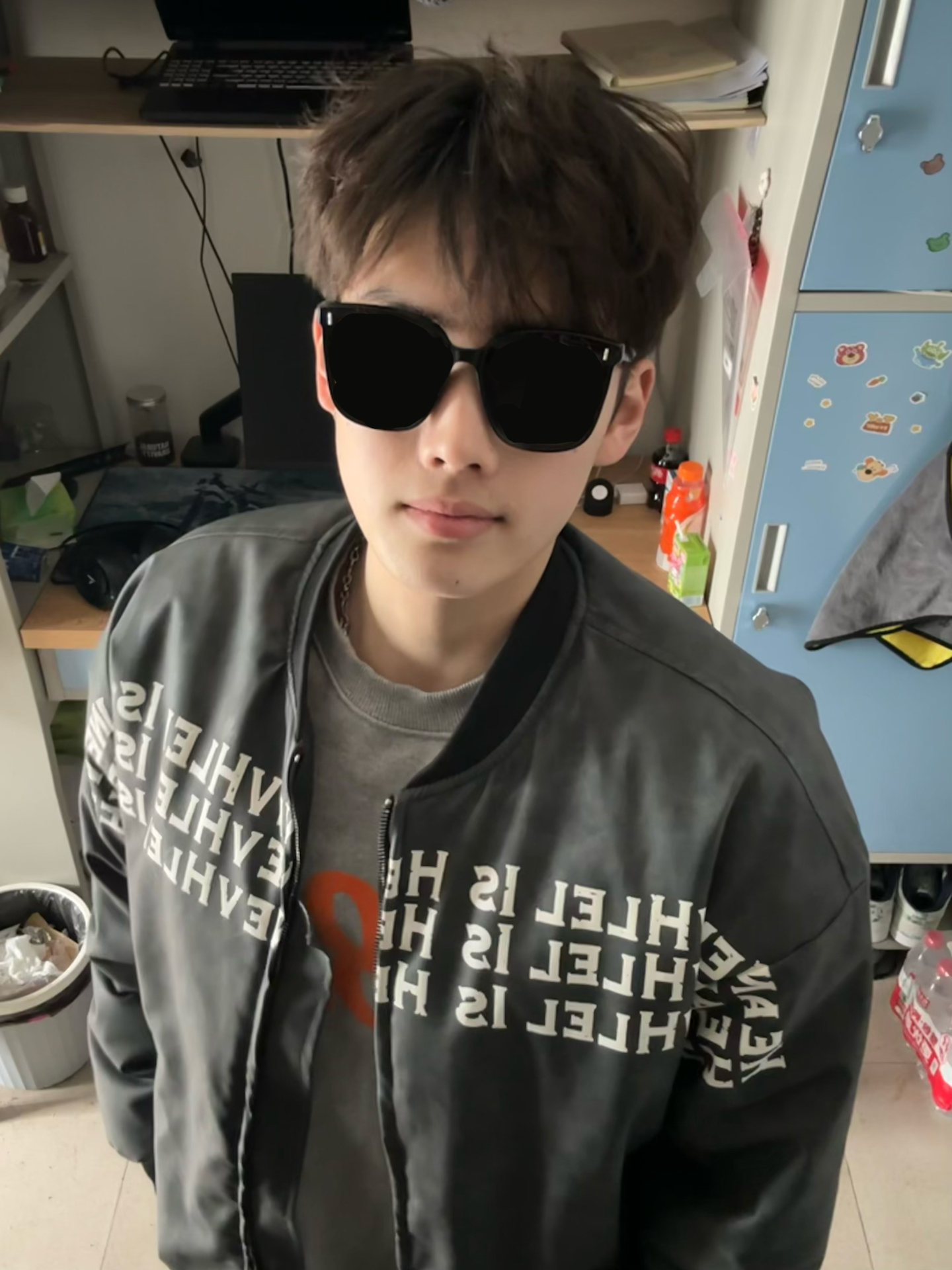 男大戴的墨镜