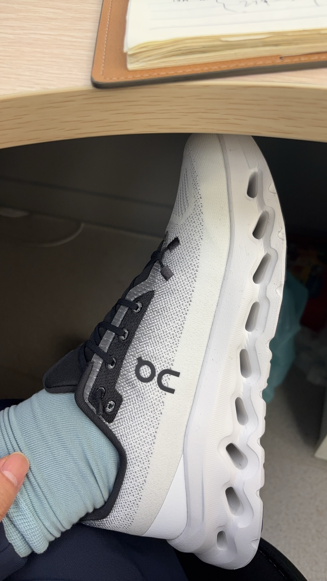 custom review-On CLOUDTILT Дышащий Низкий Топ Повседневная Обувь Мужская Белый Черный