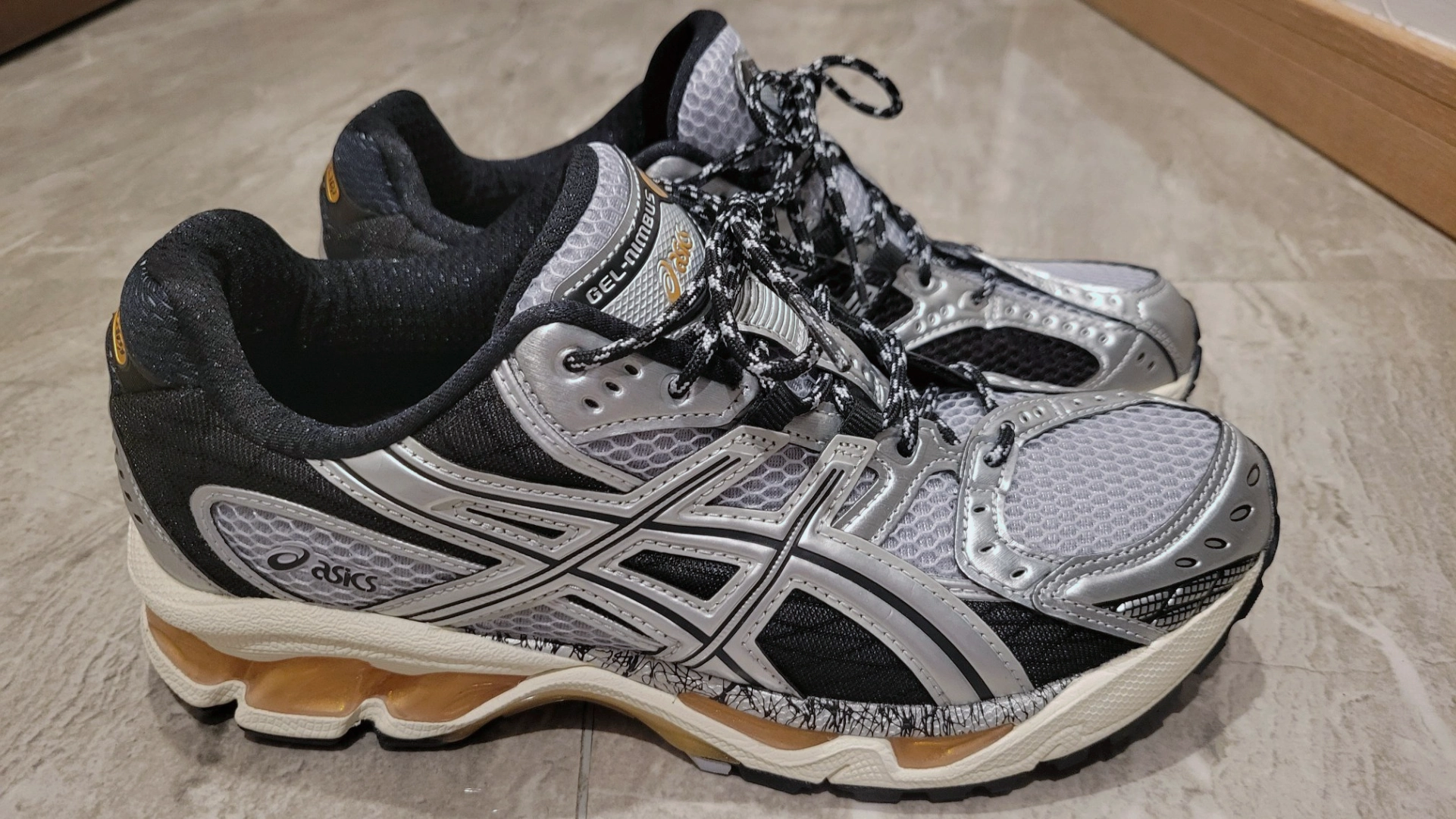 custom review-ASICS Гель Nimbus 10,1 Устойчивые к истиранию Низкие Кроссовки для Бега Унисекс Серебристо-Черный Коричневый