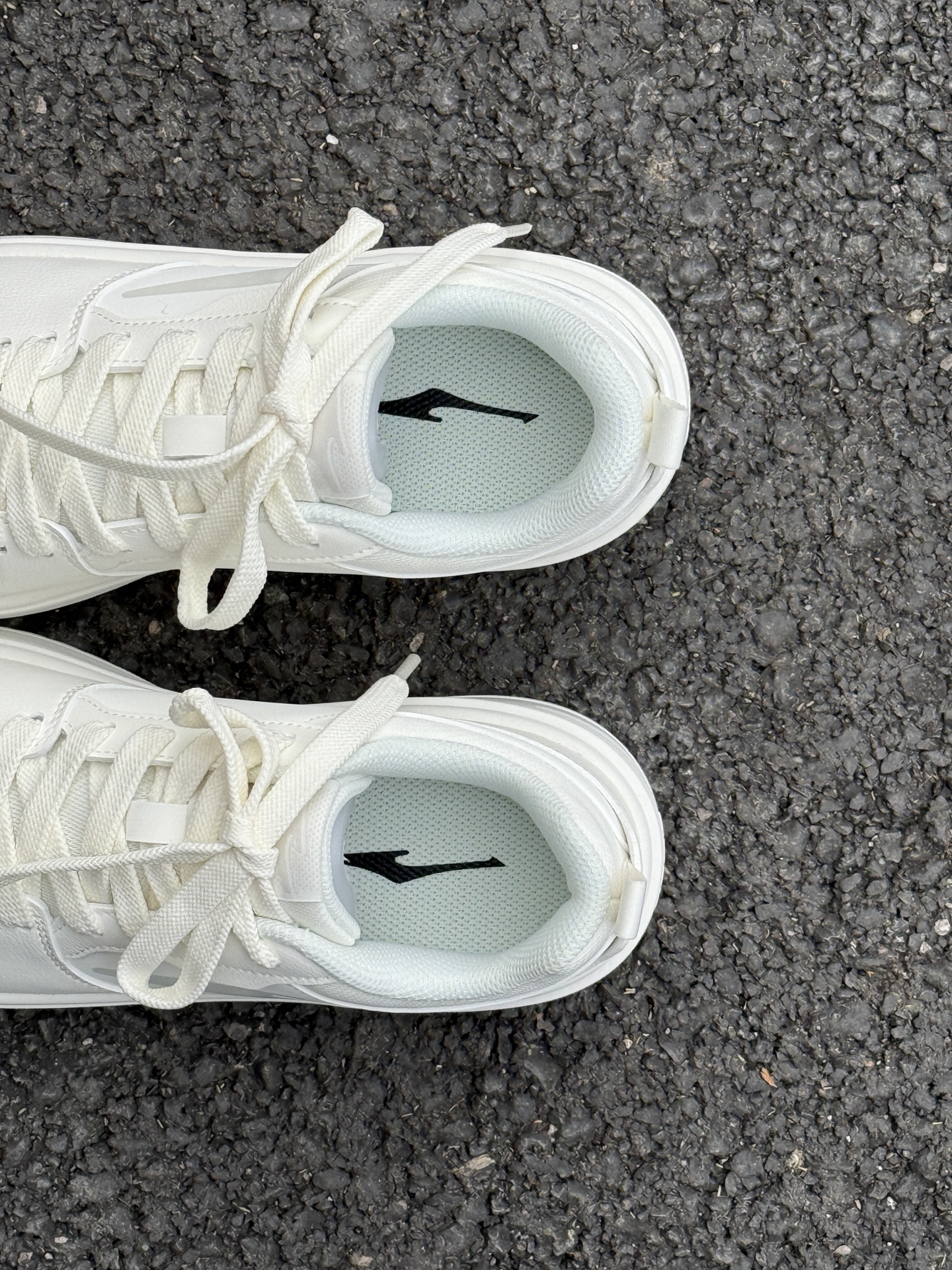 天青色等烟雨🌧️新款鸿星尔克还有少年感