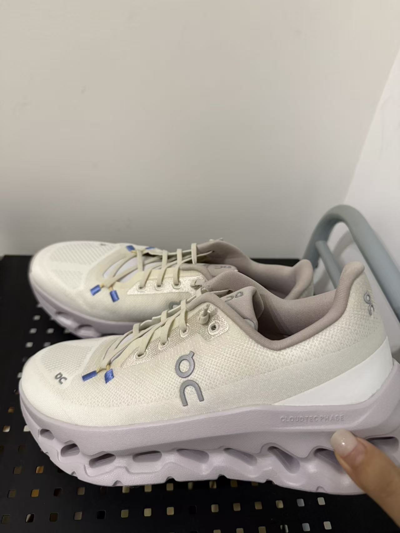 custom review-On CLOUDTILT Дышащая Поддержка Низкий Топ Повседневные Беговые Кроссовки Женские Бежевый Фиолетовый