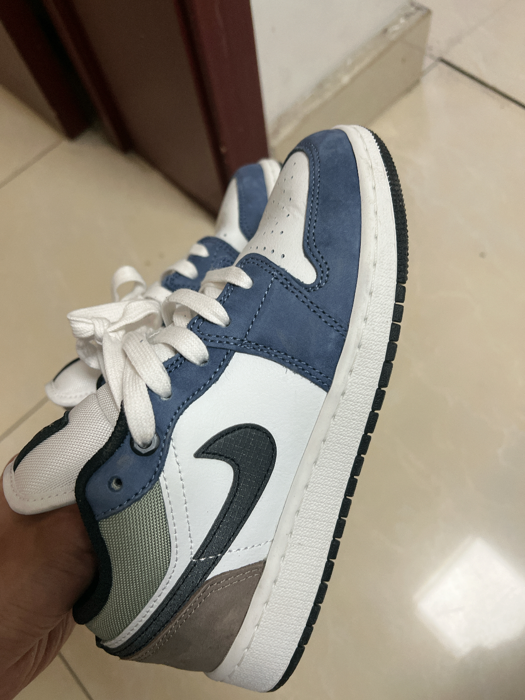 custom review-Jordan Air Jordan 1 Нижняя юбка Устойчивая к истиранию Низкий топ Детские баскетбольные кроссовки Белый Синий