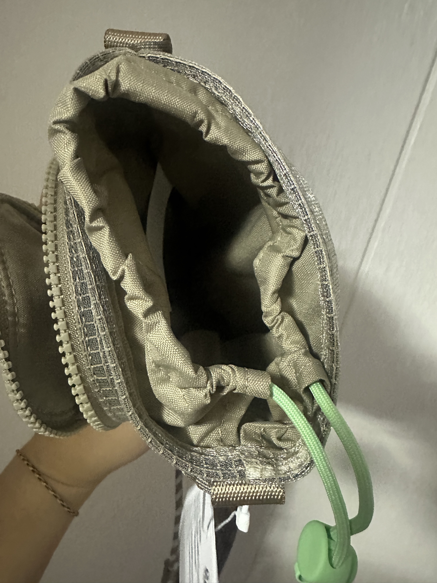 custom review-Lululemon Цветовые блоки Водяная бутылка Сумка через плечо Унисекс Цвет дуба Коричневый Мокко Лаймовый Желтый Зеленый