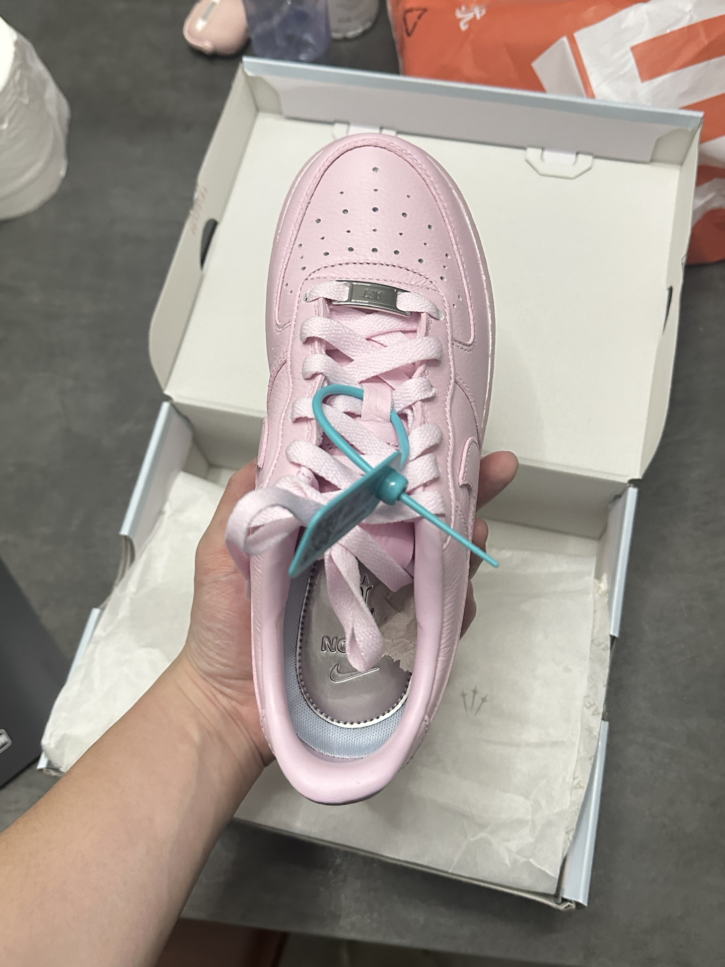 custom review-Drake NOCTA x Nike Air FORCE 1 Нижняя юбка Устойчивый к истиранию Низкий топ Детские повседневные кроссовки Розовый