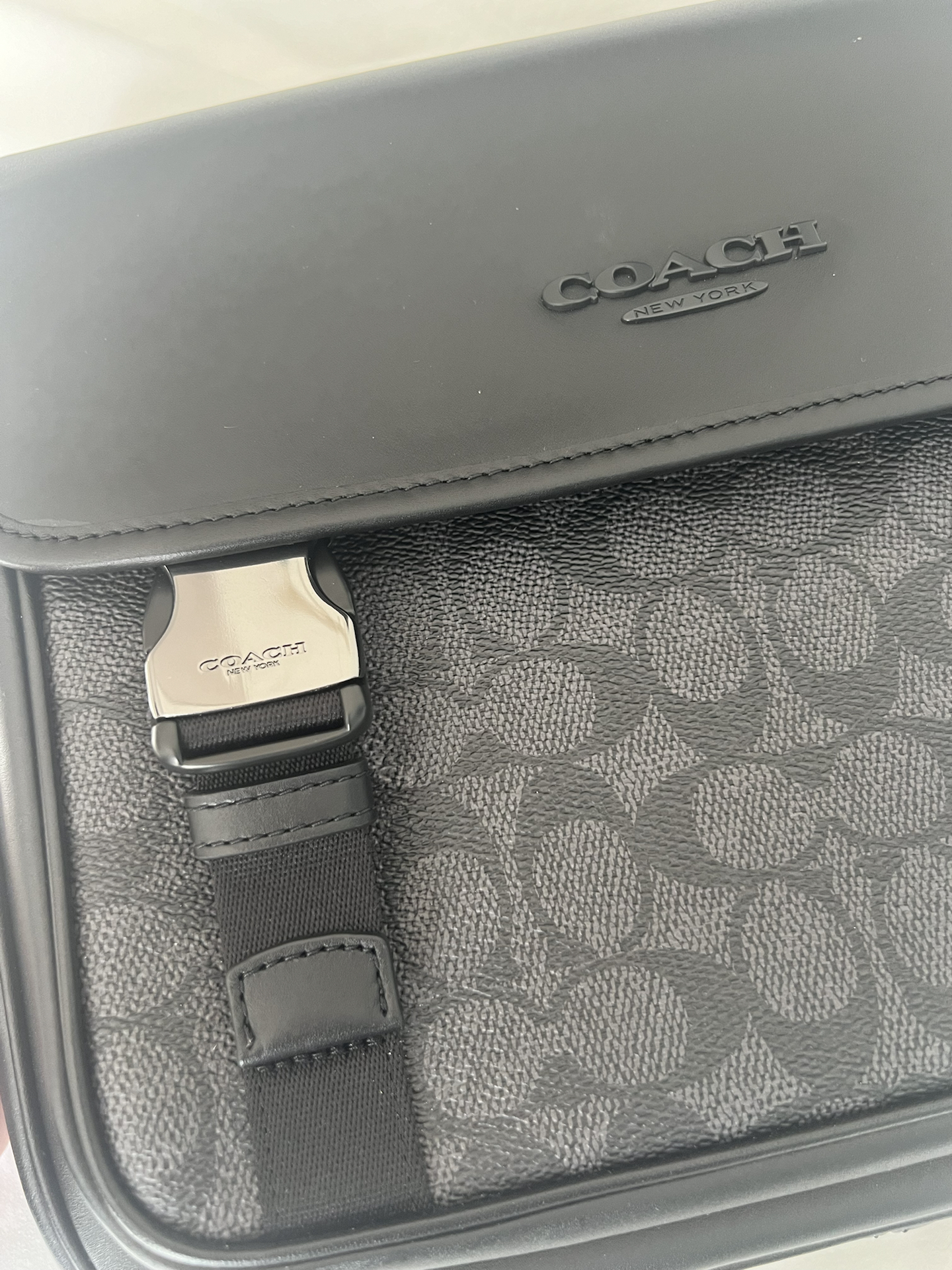 custom review-COACH Racer Покрытый холст с гладкой телячьей кожей курьерская сумка сумка через плечо мужская угольно-серый