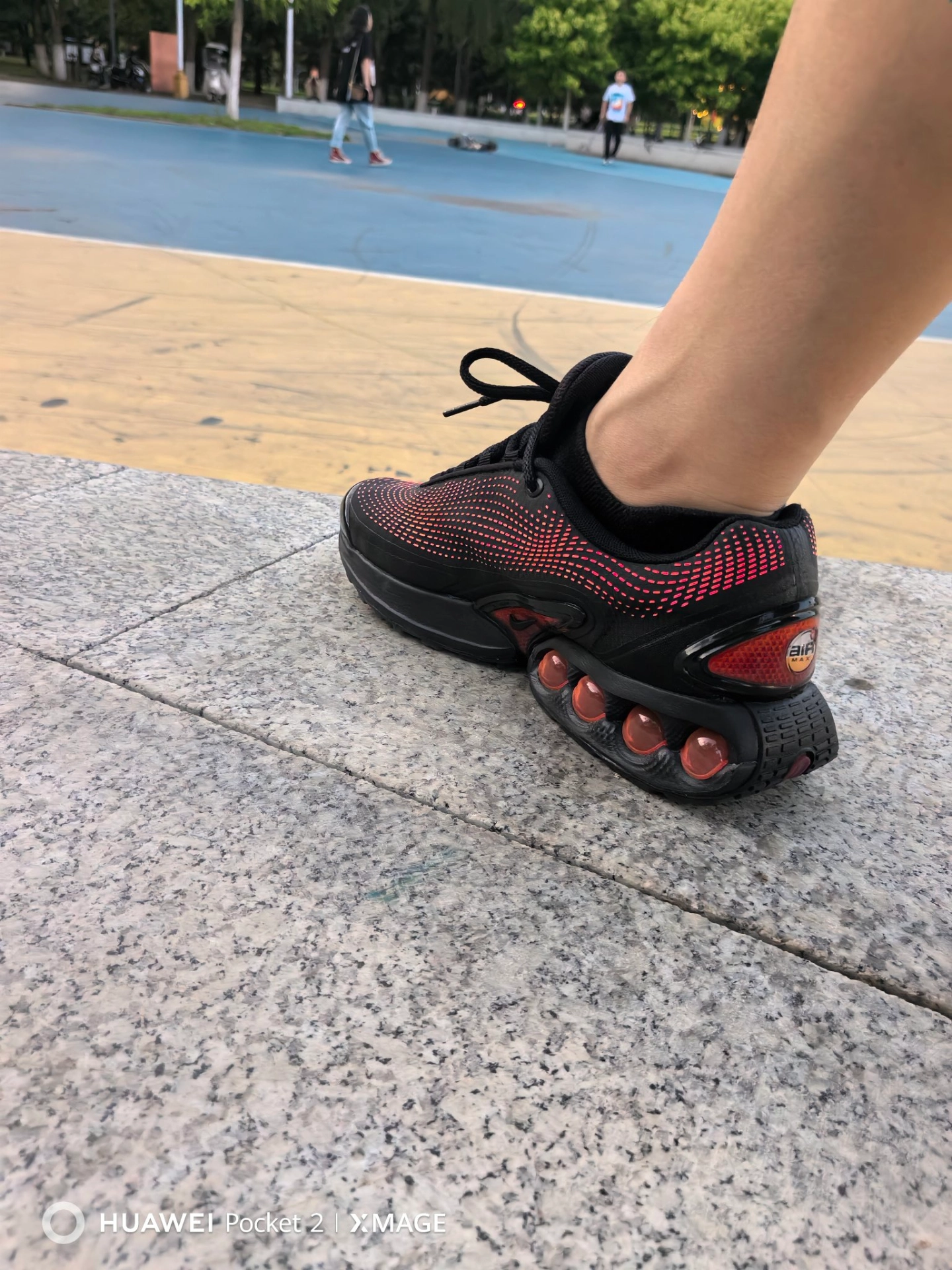 custom review-Nike Air Max Dn Дышащая Поддержка Низкий Топ Повседневная Беговая Обувь Унисекс Черный Красный