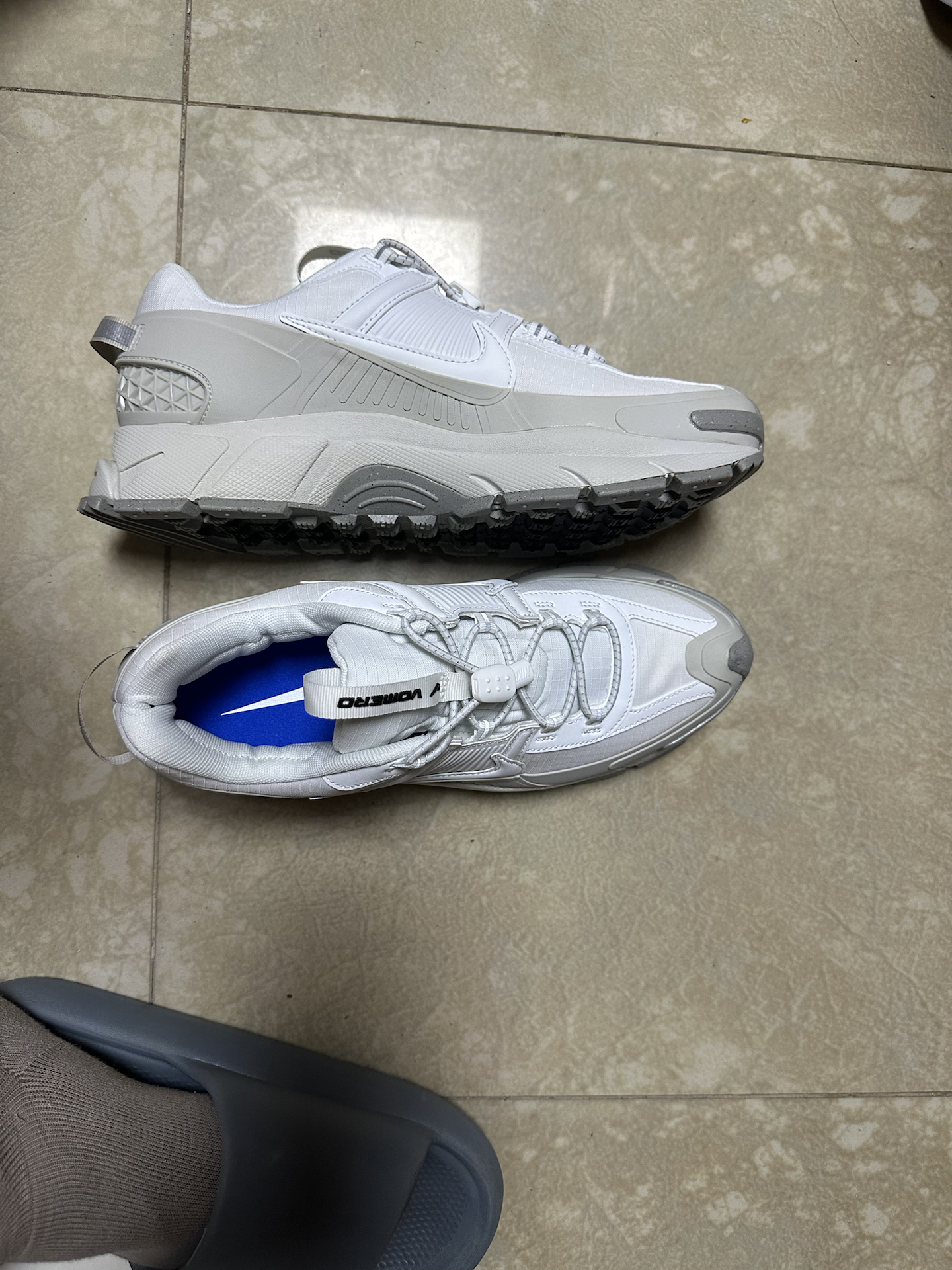 custom review-Nike ZOOM VOMERO ROAM Low Топ Повседневный Бег по тропам Тренировки Для Городских Путь Беговые кроссовки Унисекс Белый