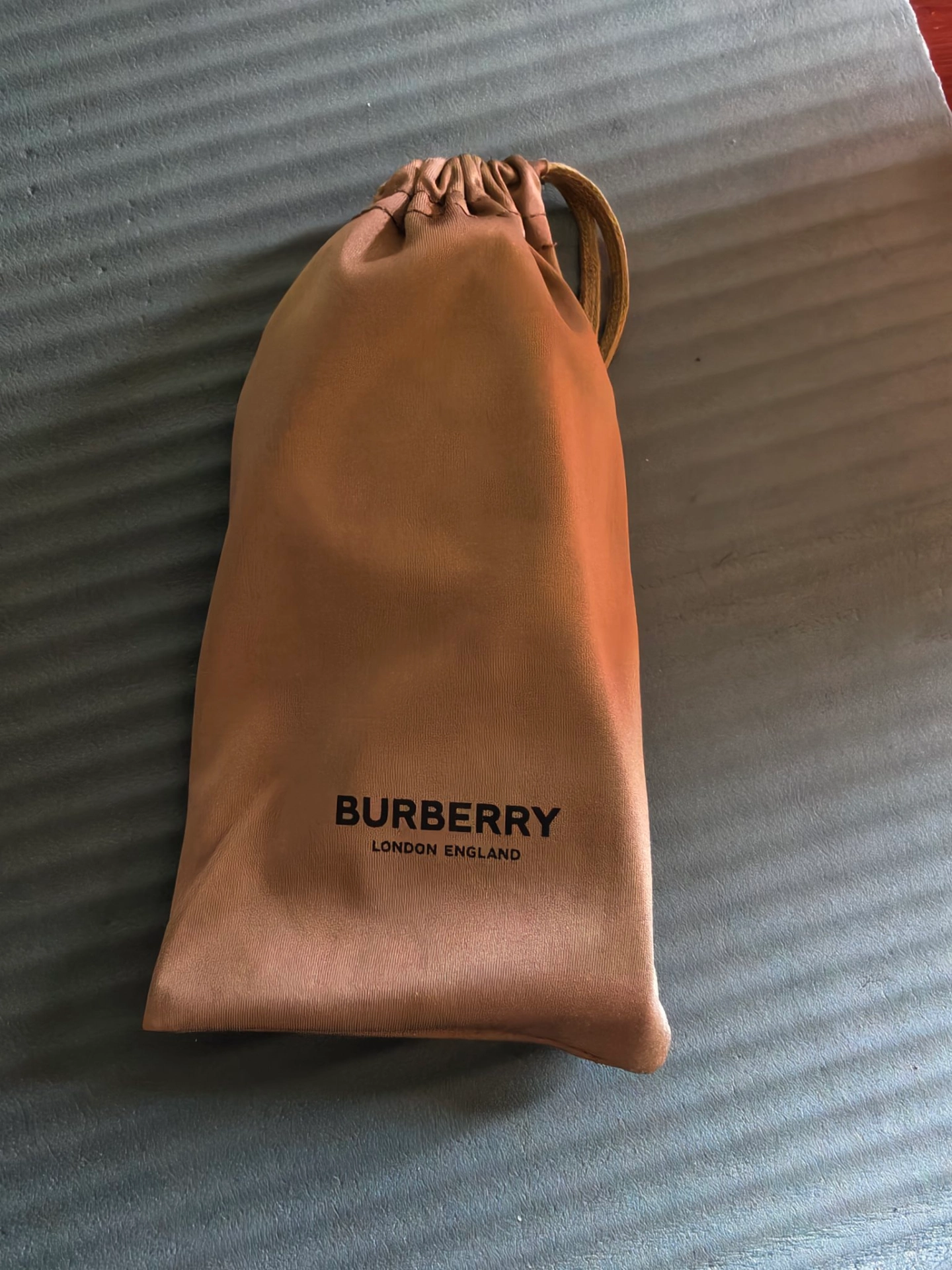 custom review-Burberry Прямоугольные Солнцезащитные очки Мужские Черные