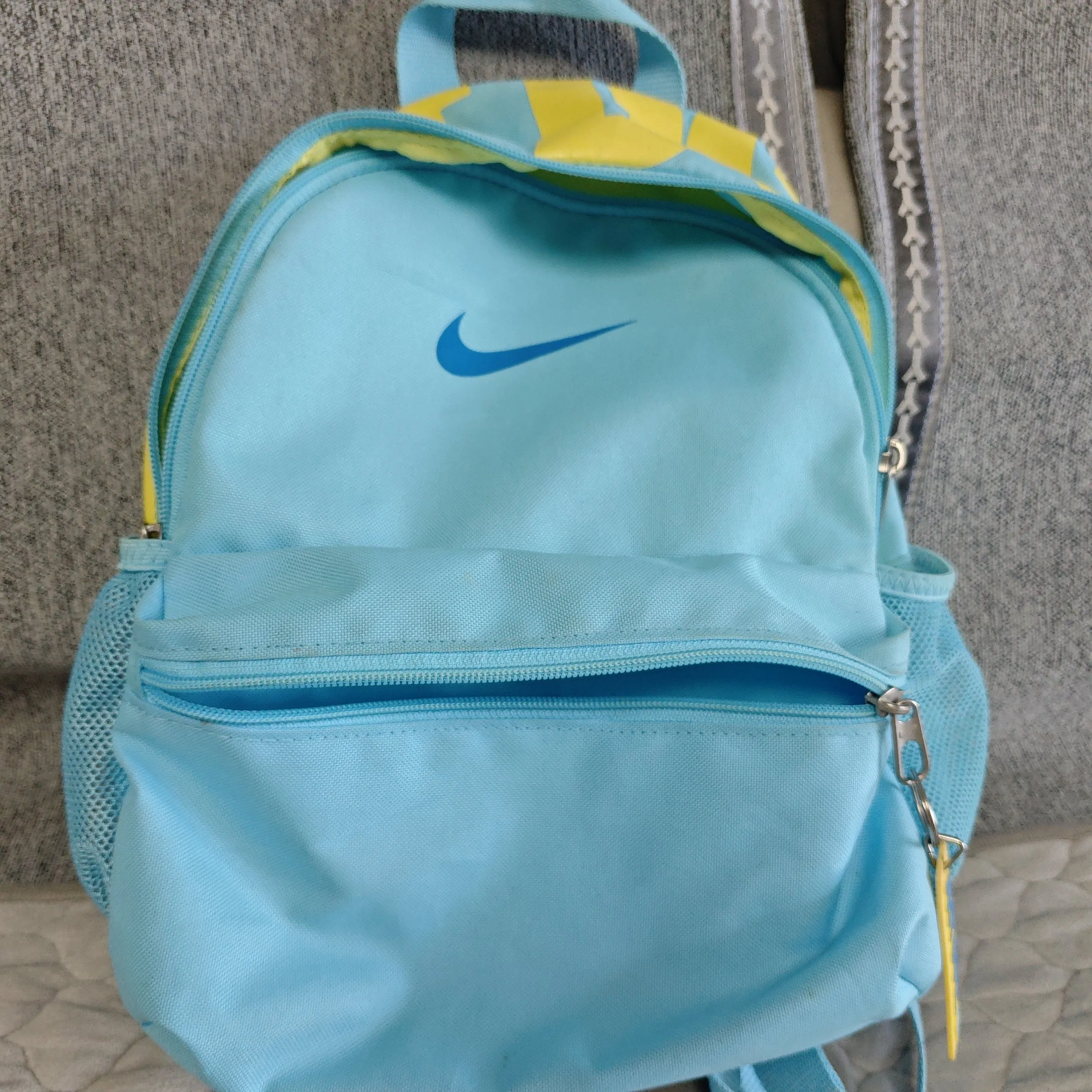 Light Blue Backpack NikeHow to Spot Fakes (2025) - POIZON Light Blue Backpack NikeHow to Spot Fakes (2025) - POIZON
