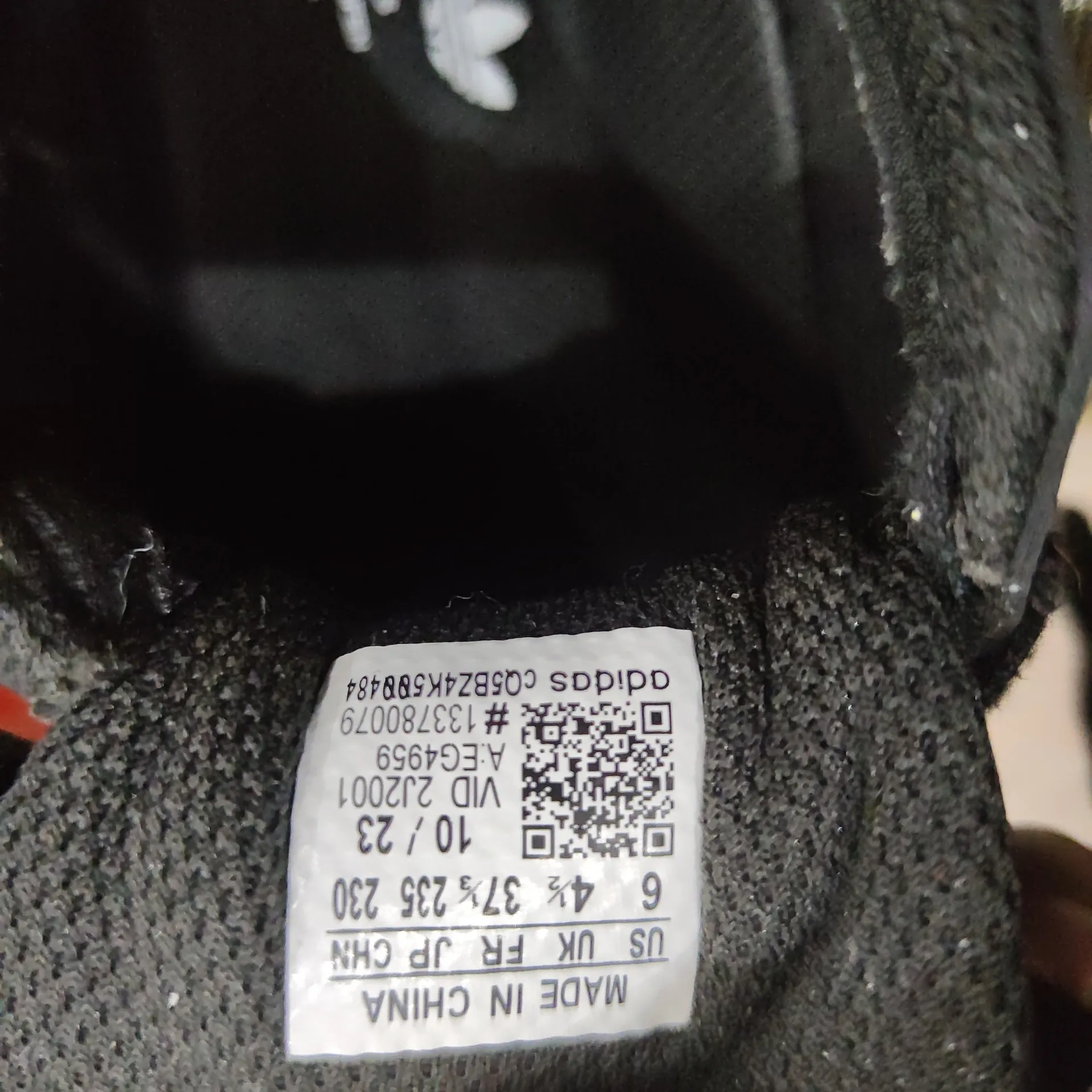 How to Spot FakeAdidas Shoes With Logo - POIZON