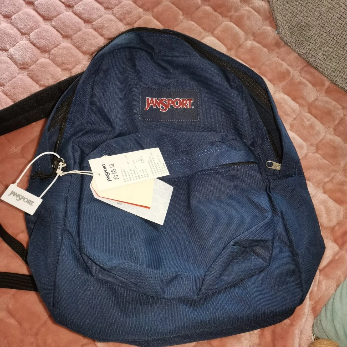 Real vs FakeMens Backpack Jansport Authenticity Check (2025) - POIZON Real vs FakeMens Backpack Jansport Authenticity Check (2025) - POIZON