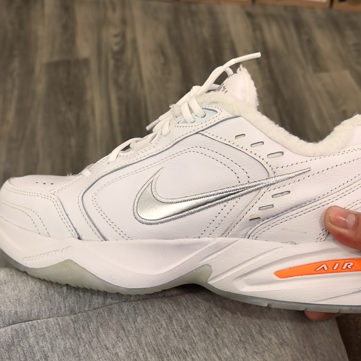 nike air monarch non slip