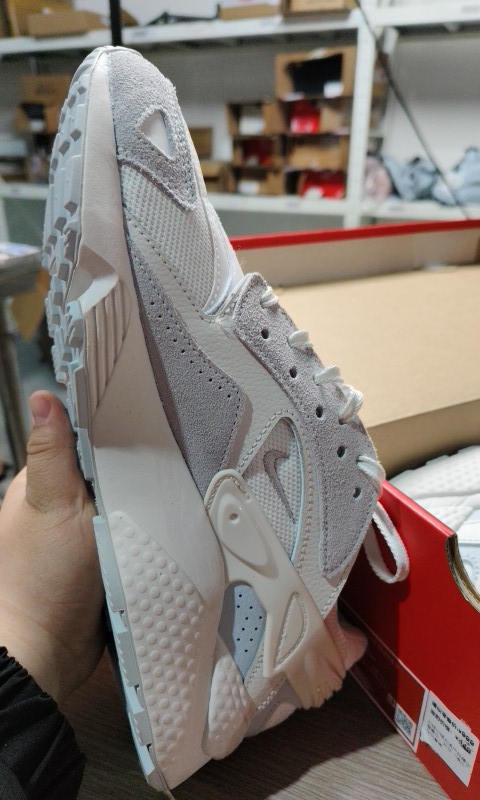 how can you tell if huaraches are fake