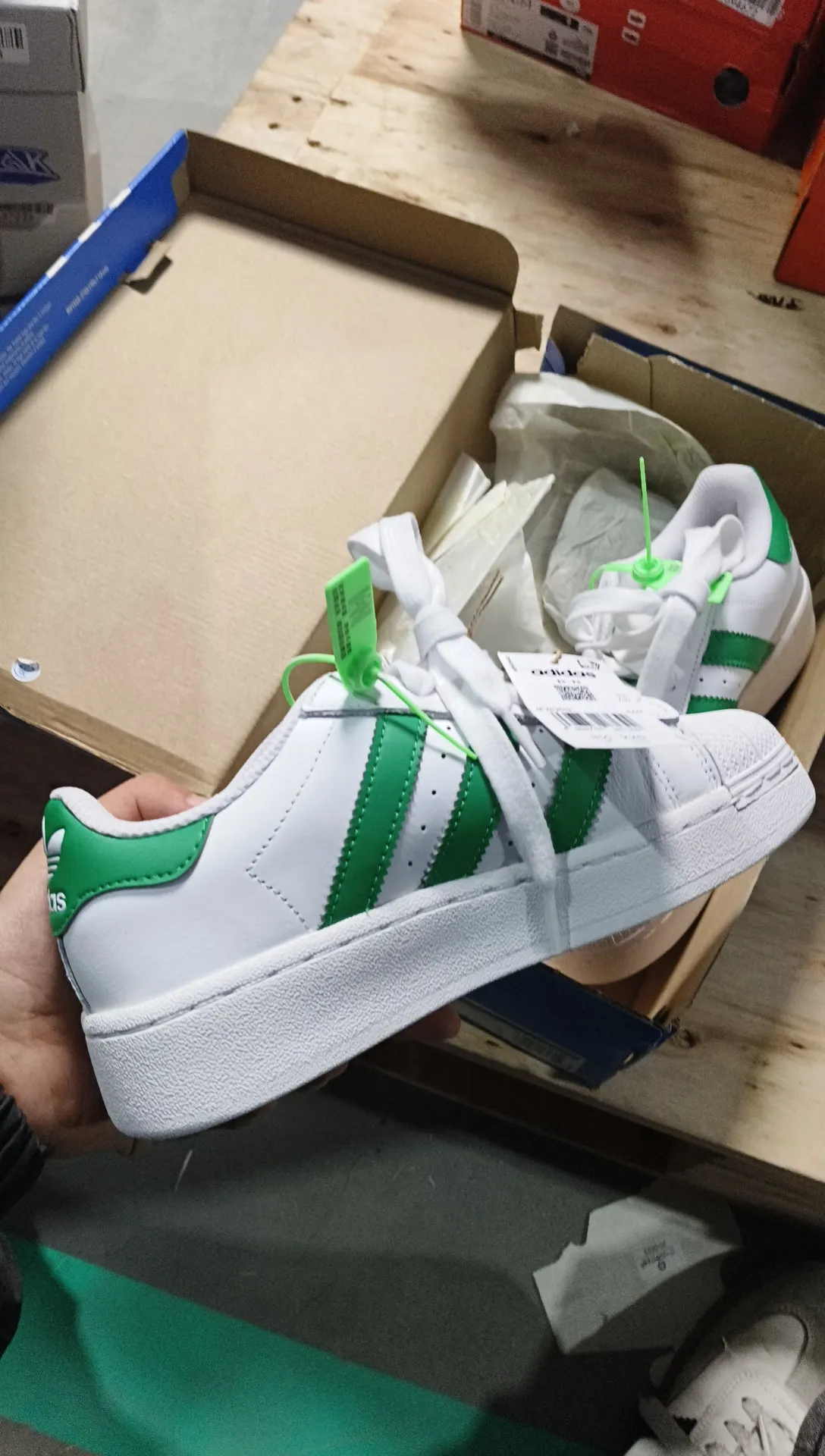 Green Adidas SuperstarHow to Spot Fakes (2025) - POIZON