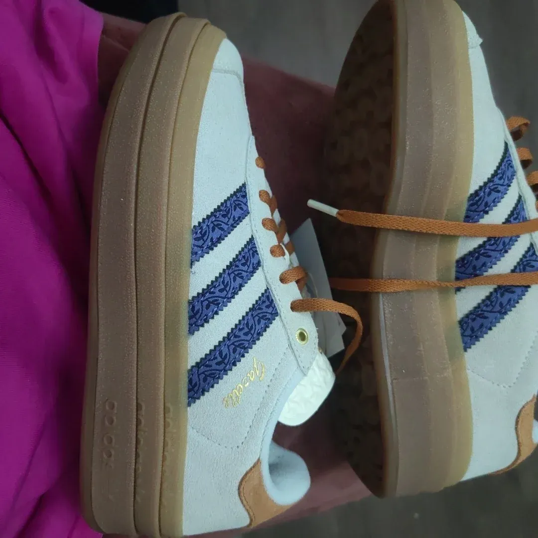 adidas gazelle silver green womens adidas Shoe Palace Exclusive Gazelle Mens Lifestyle Shoes White Brown IF4600 main image 1