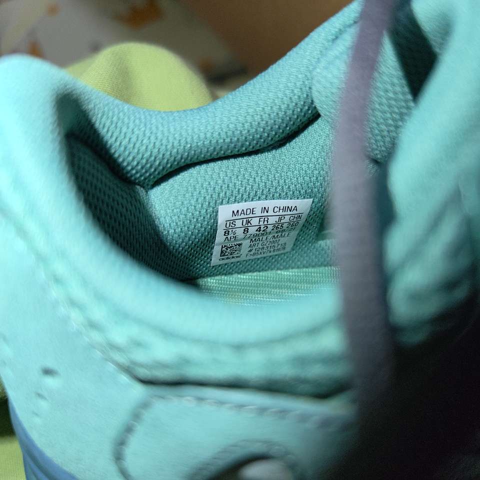 yeezy 700 teal blue fake