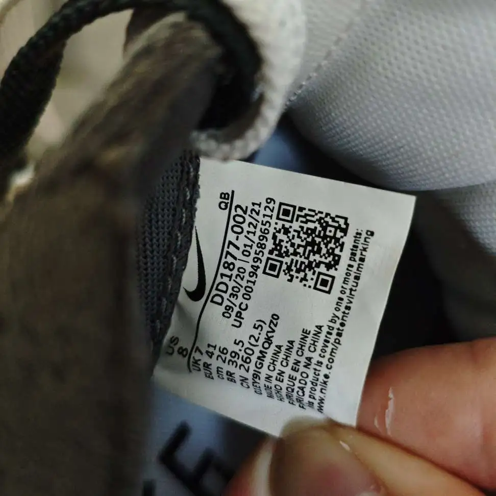 Sacai Nike Shoes Authenticity Check：How to Spot a Fake Pair - POIZON