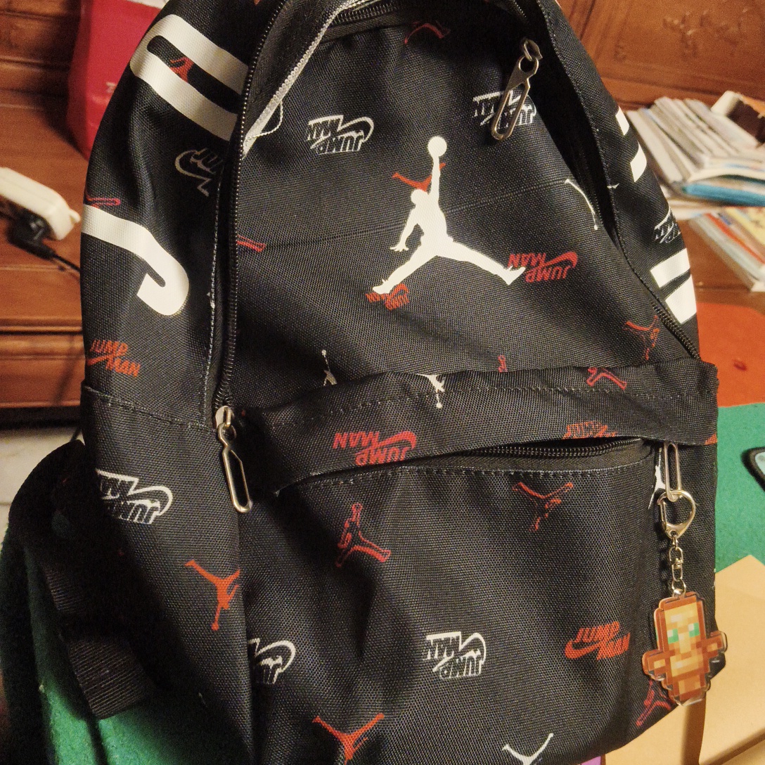 yeezy wave runner 700 size 4