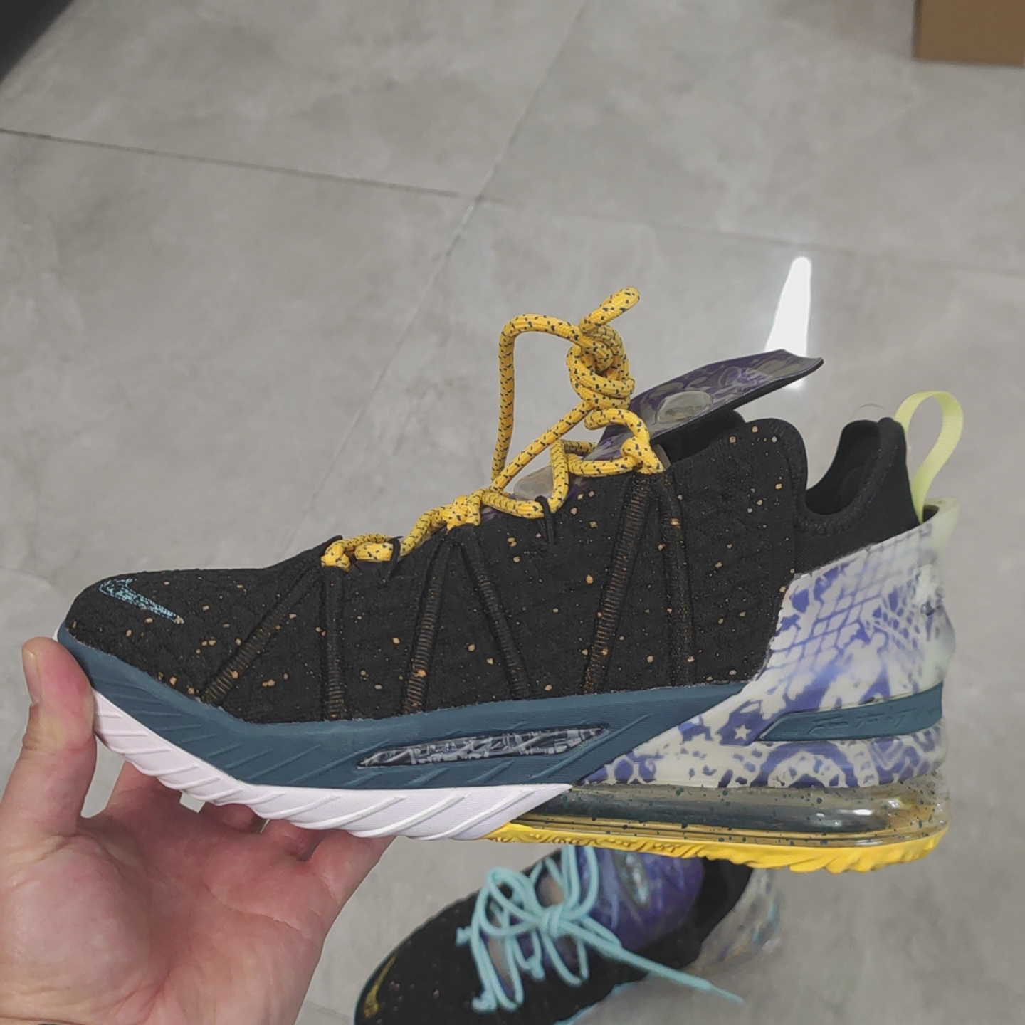 fake lebron 18