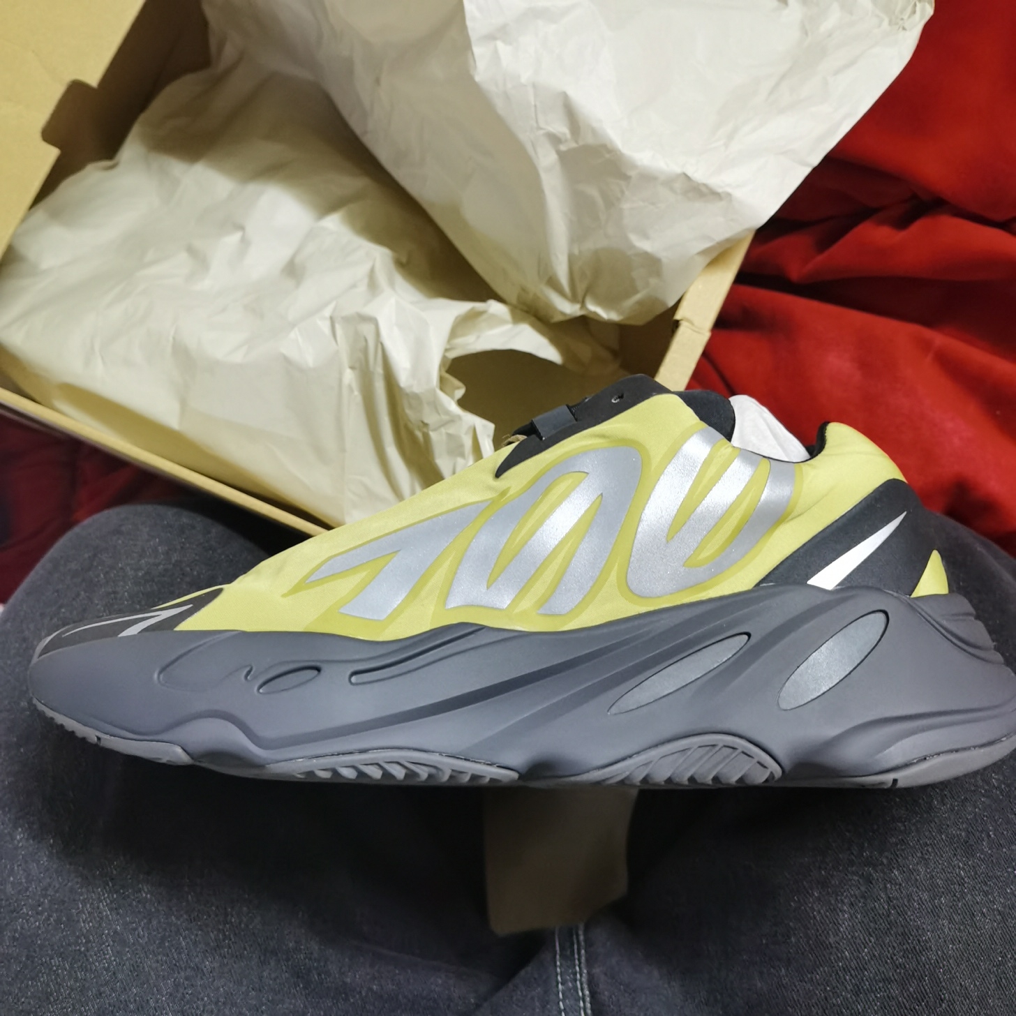 yeezy 700 mnvn cleaning