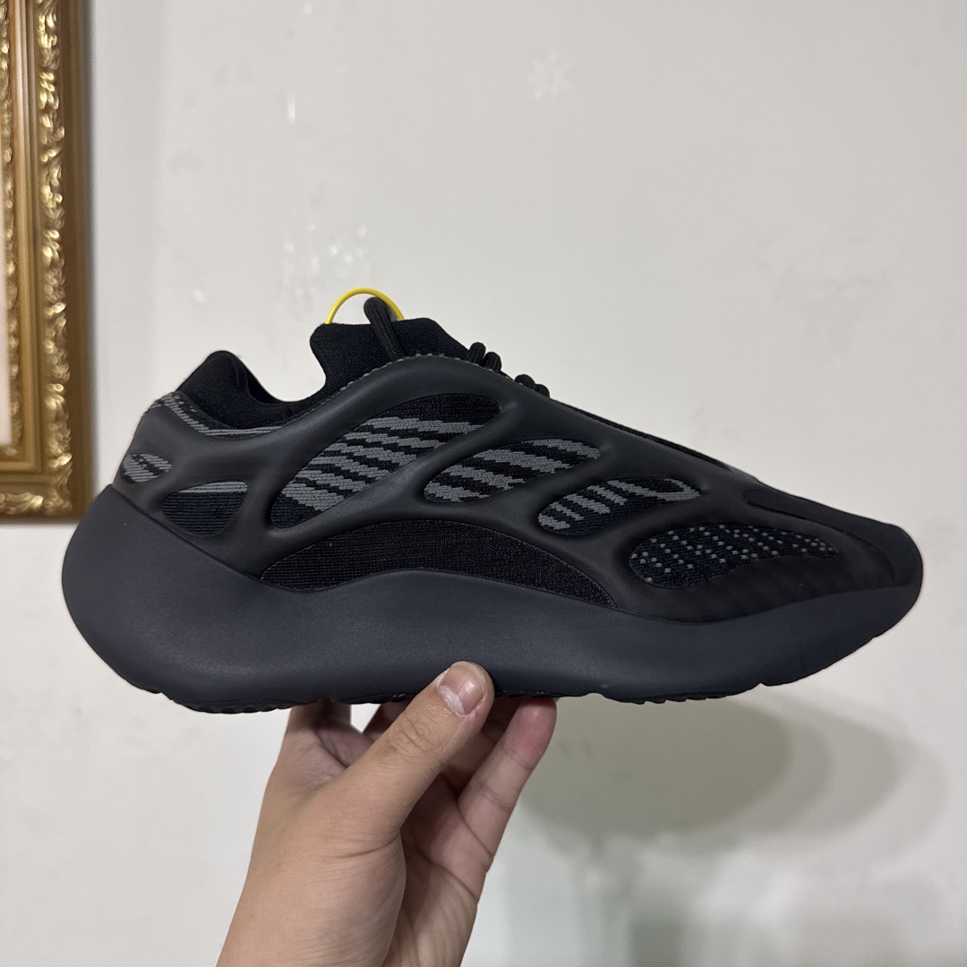 yeezys compared to slave shoes