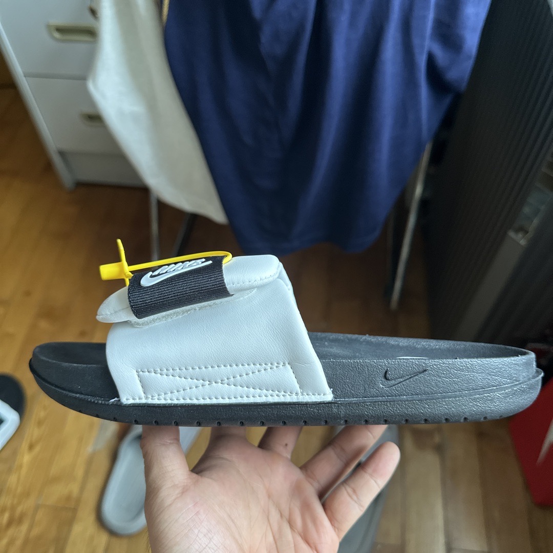 how to identify original nike slippers