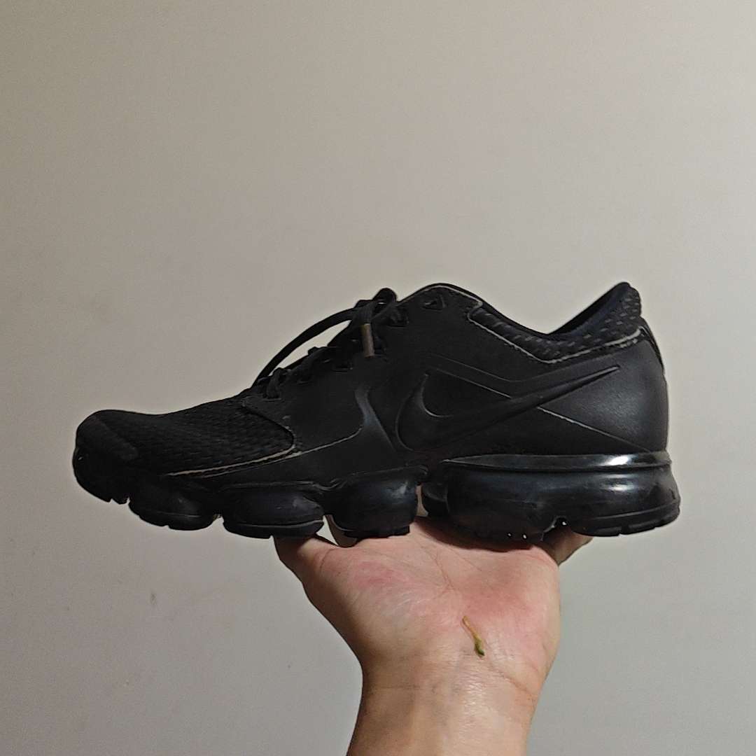 how do you know if vapormax plus are fake