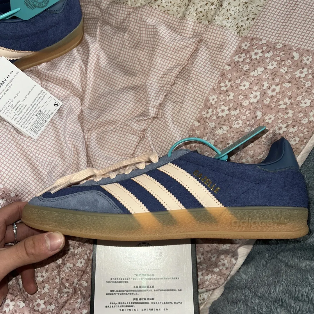 adidas gazelle silver green womens adidas Gazelle Indoor Shoes Blue 7.5 main image 1