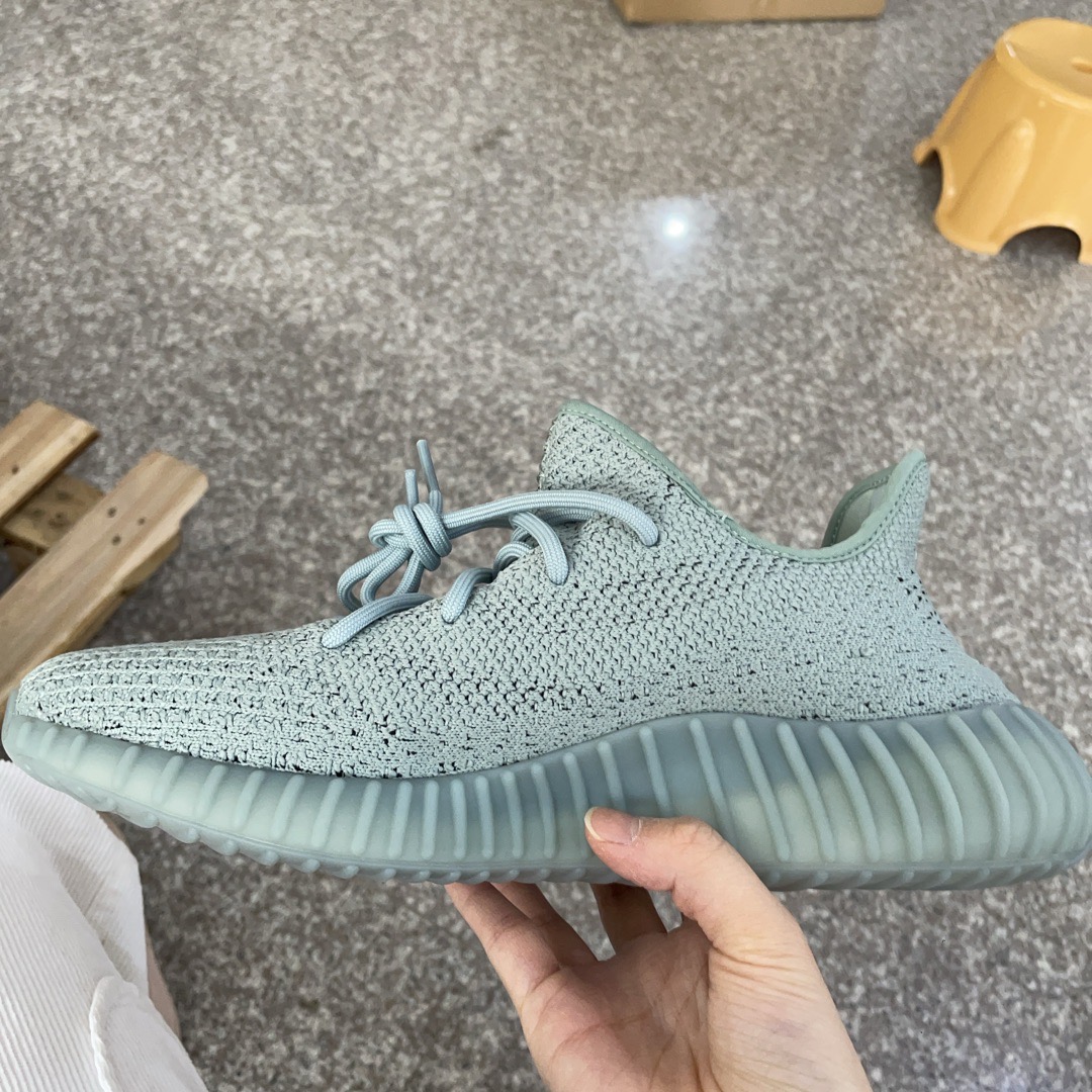yeezy 350 v2 light fake