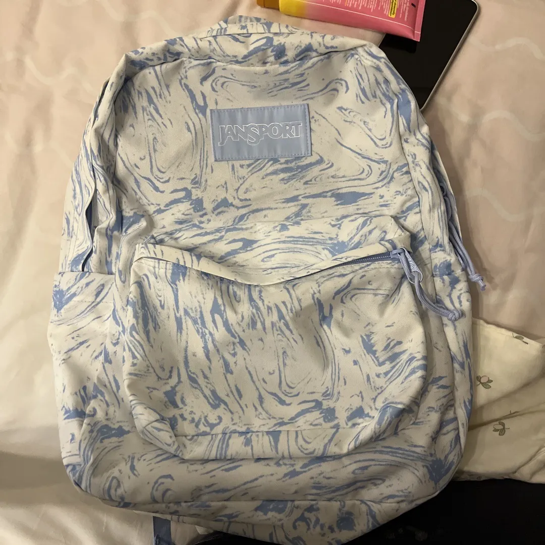 How to Spot FakeJansport Backpack Superbreak Plus - POIZON How to Spot FakeJansport Backpack Superbreak Plus - POIZON