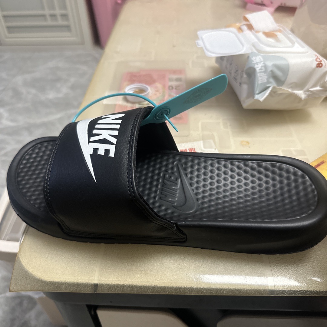 legit nike slippers