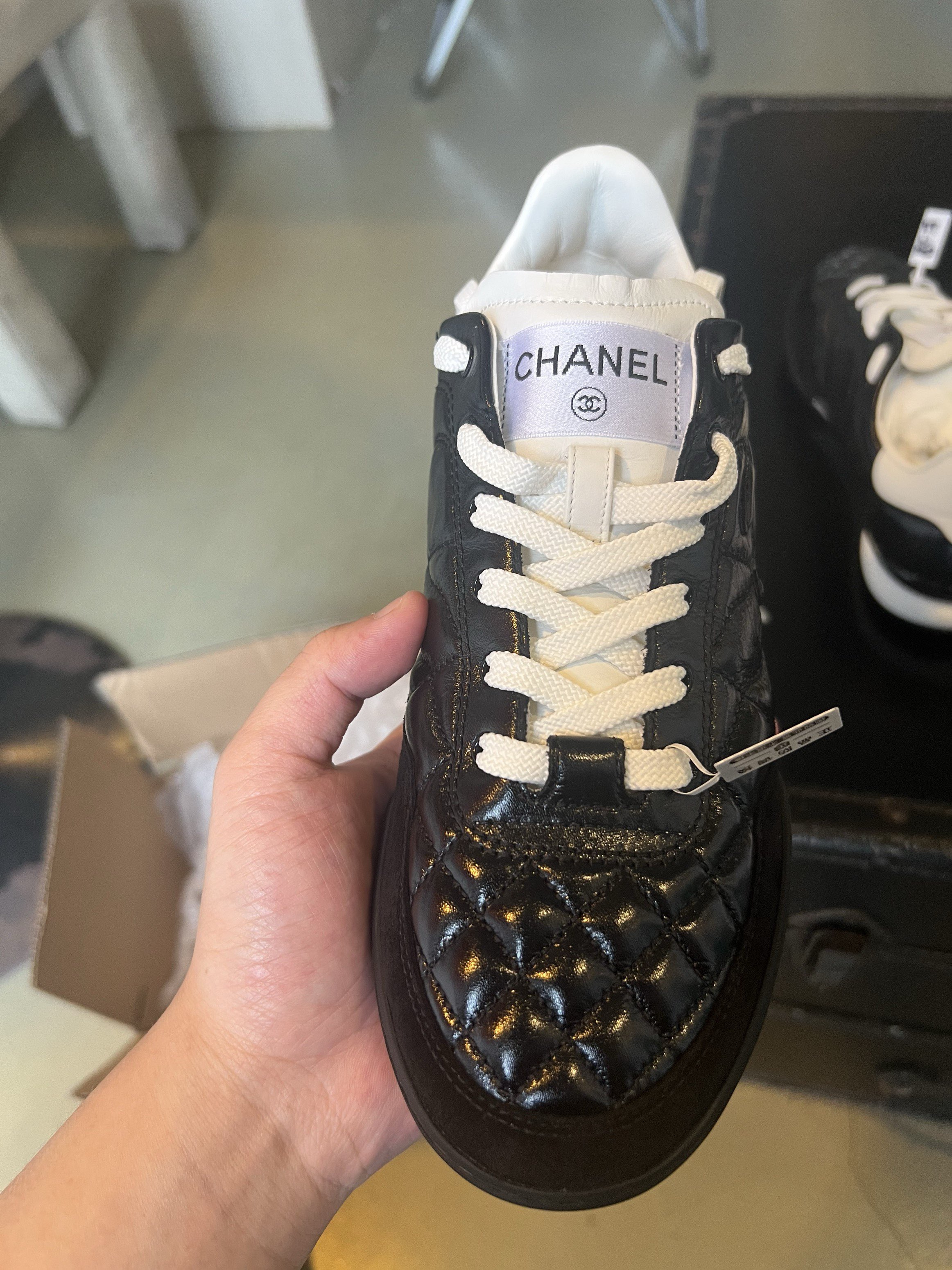 How to Legit Check：Black Chanel Sneakers Women (2025) - POIZON
