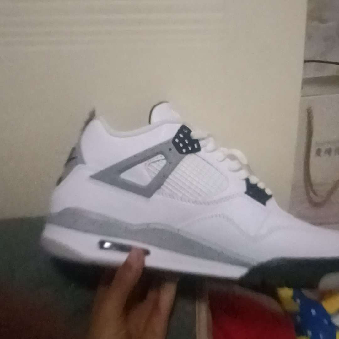 air jordan 4 white cement real vs fake