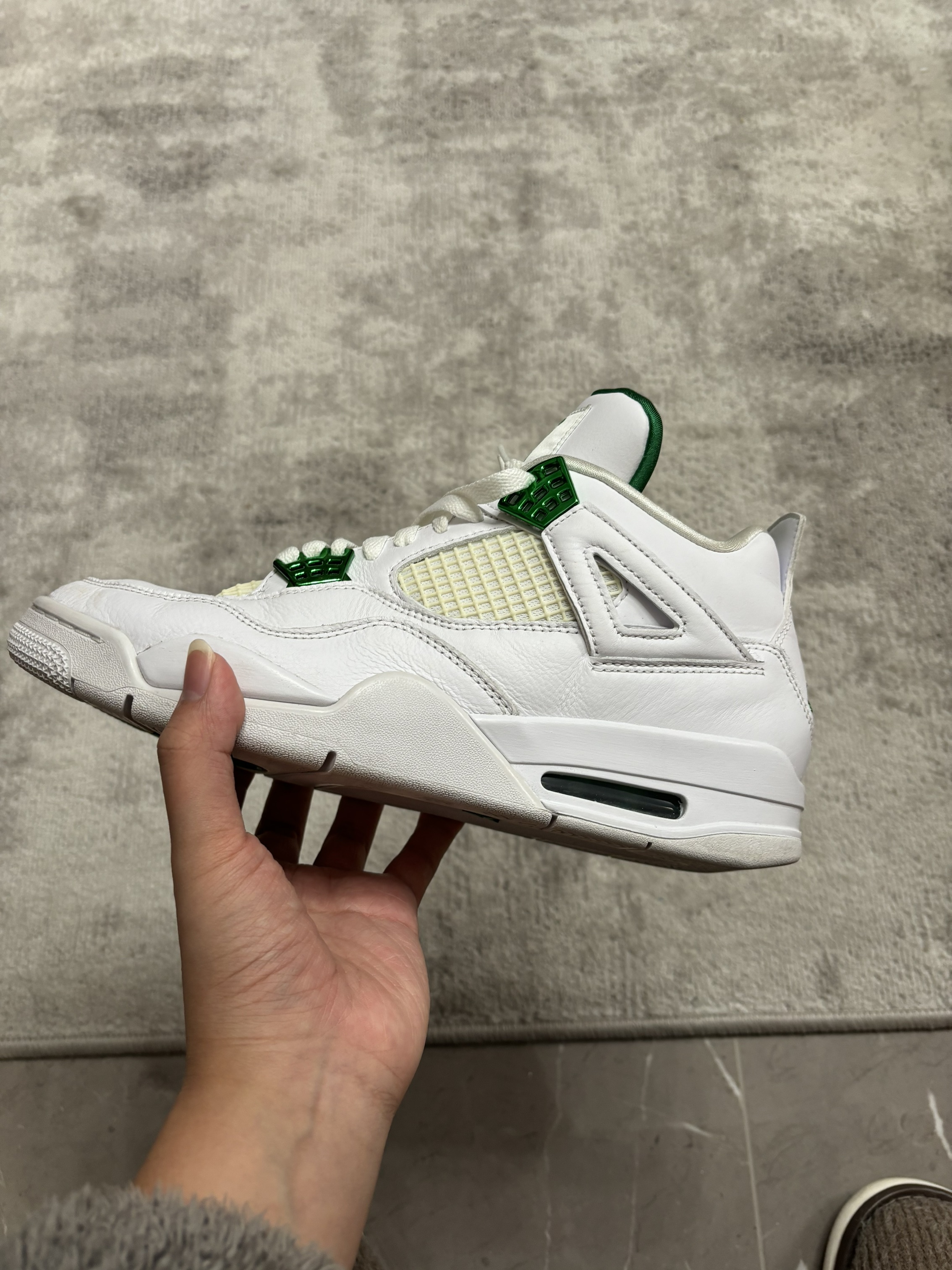 jordan 4 metallic green real vs fake