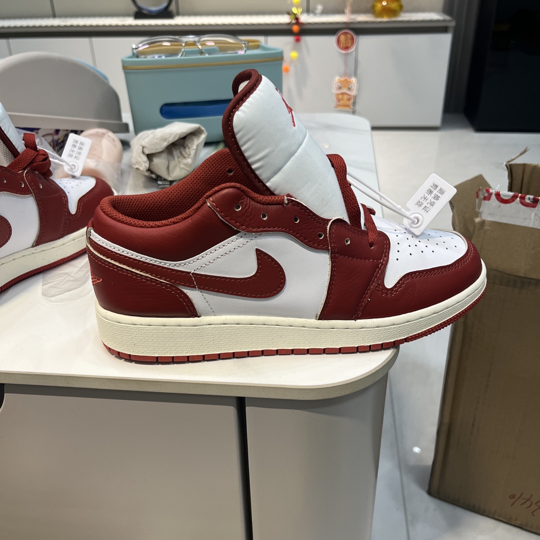 jordan 1 gym red real vs fake