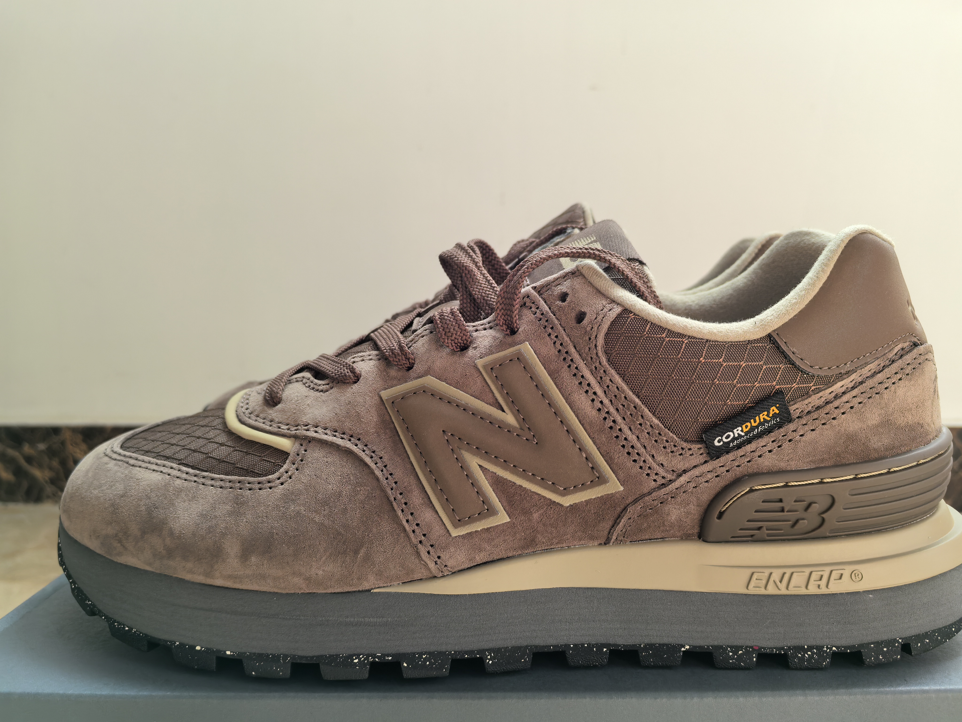 custom review-New Balance NB 574 Устойчивый к истиранию Низкий Топ Повседневная обувь Мужская Серый Коричневый